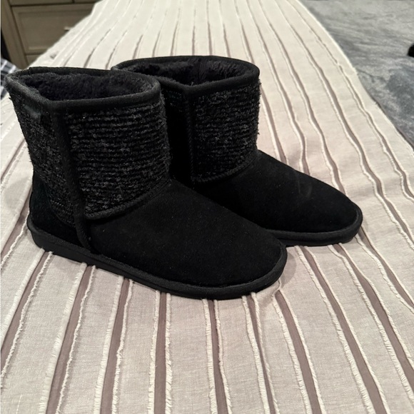 Minnetonka Shoes - Minnetonka Black Winter Boots